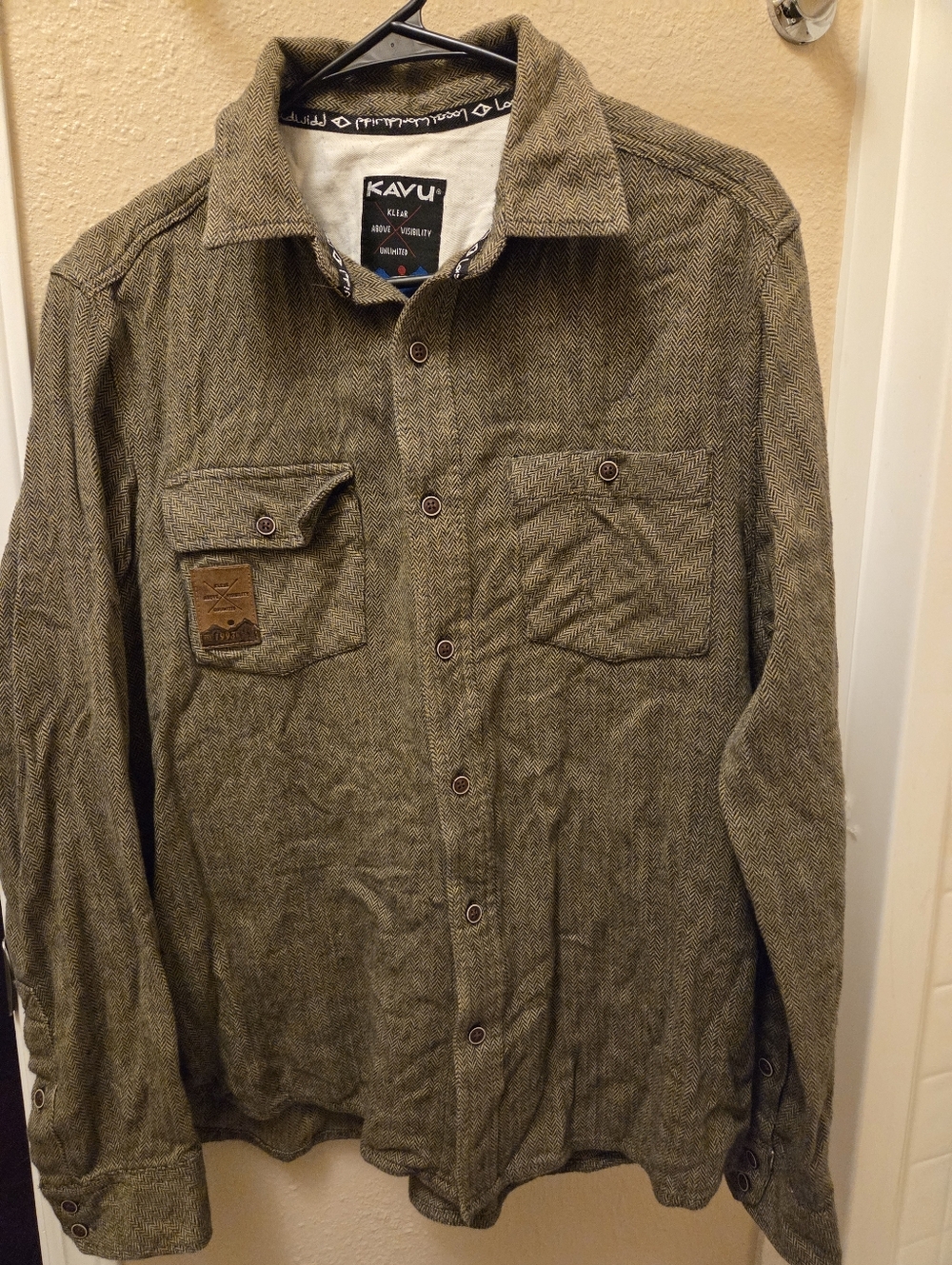 Kavu Olive Herringbone Button-Front Overshirt - Mens Medium